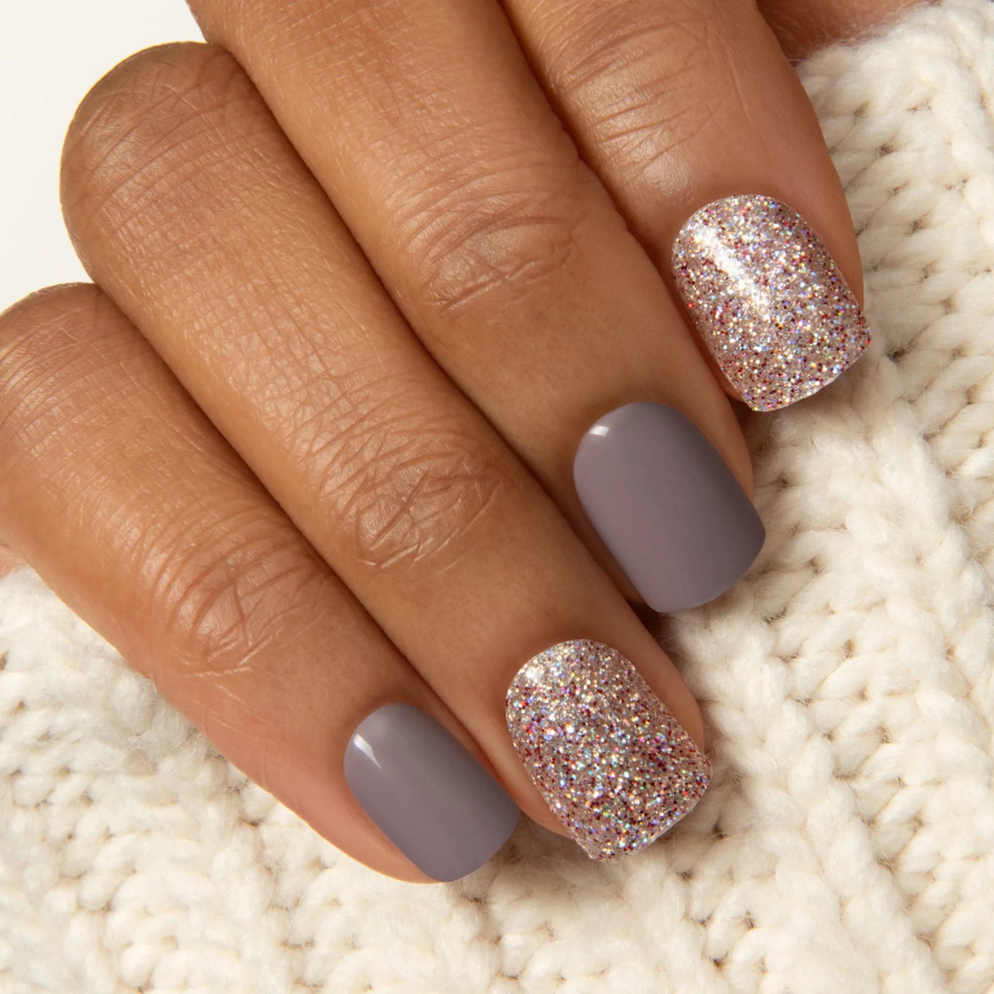 Lifetime - Squoval Weekender Press On Manicure - Image 2