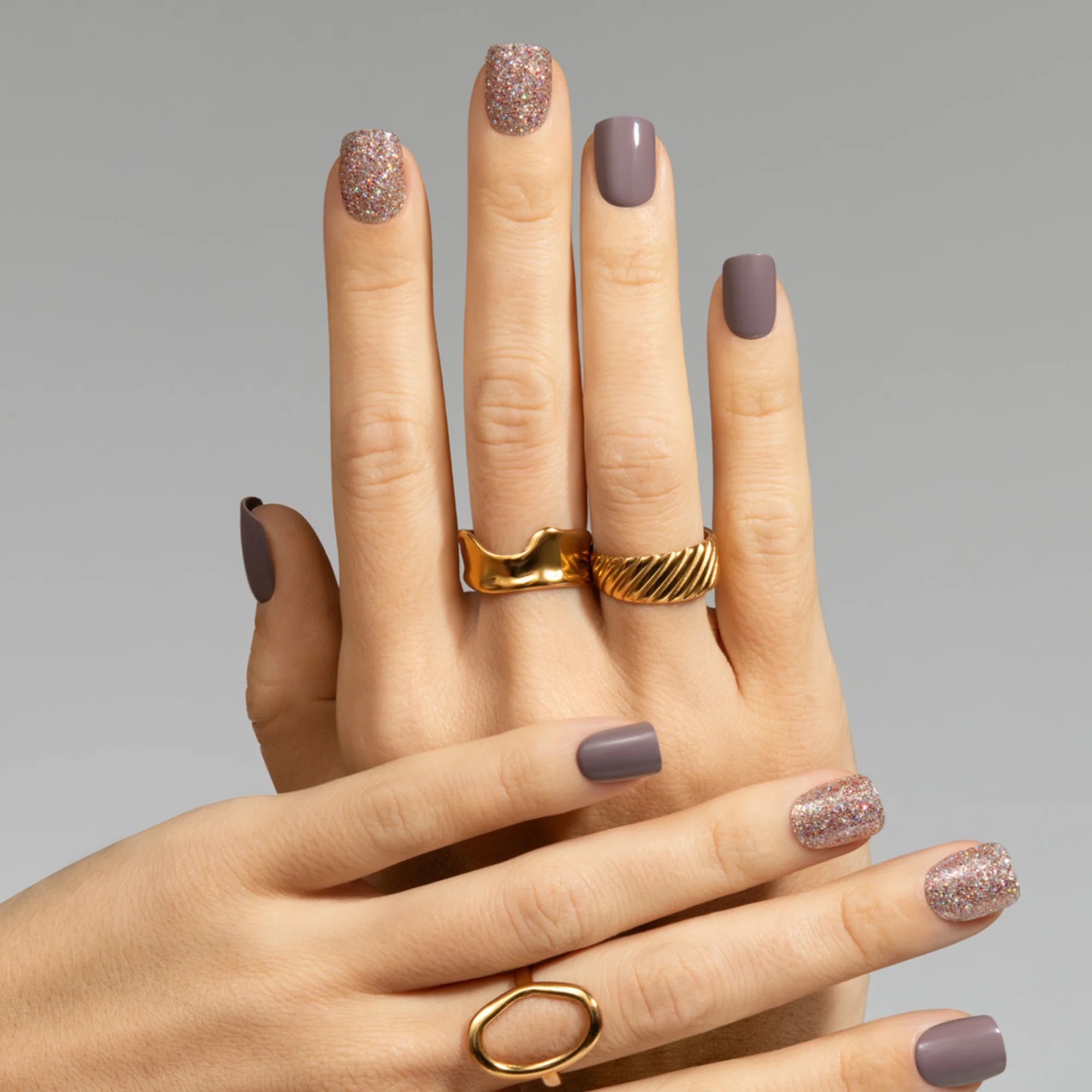 Lifetime - Squoval Weekender Press On Manicure - Image 3
